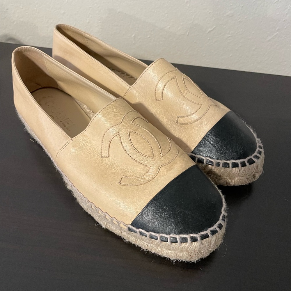 Chanel classic beige & black lambskin leather espadrilles 38